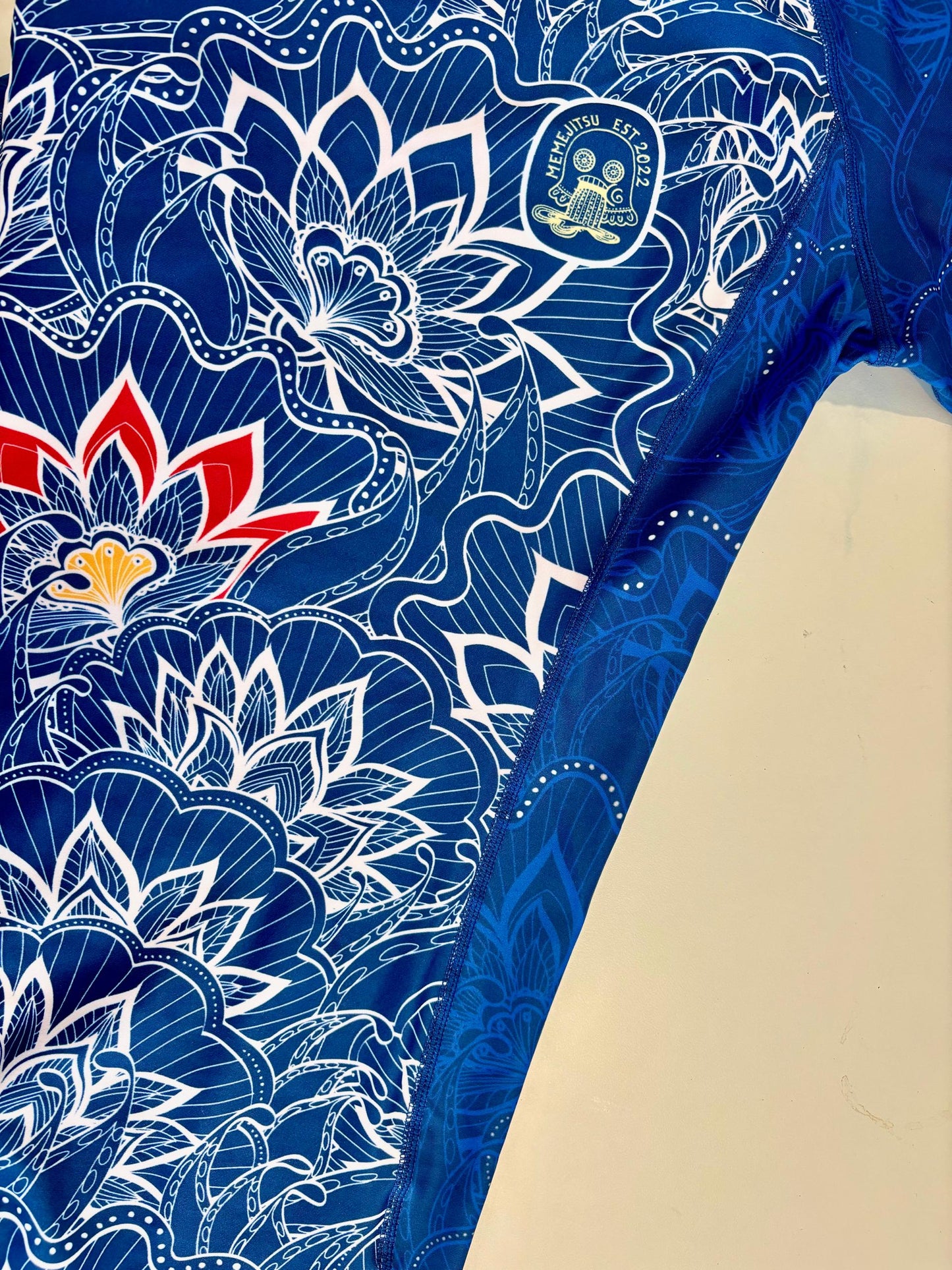 Lotus Batik | Rashguard